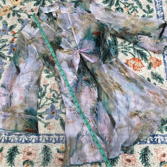 Diane Von Furstenberg Sheer Silk Blouse Size 8 all over print - Picture 3 of 5